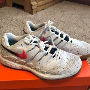 EUC Nike men’s tennis shoes. Sz 9